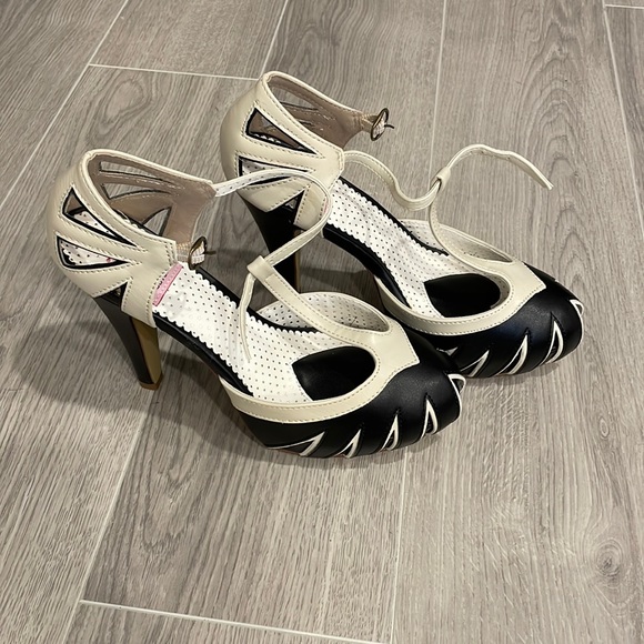 Pin Up Couture Heels - Picture 1 of 2